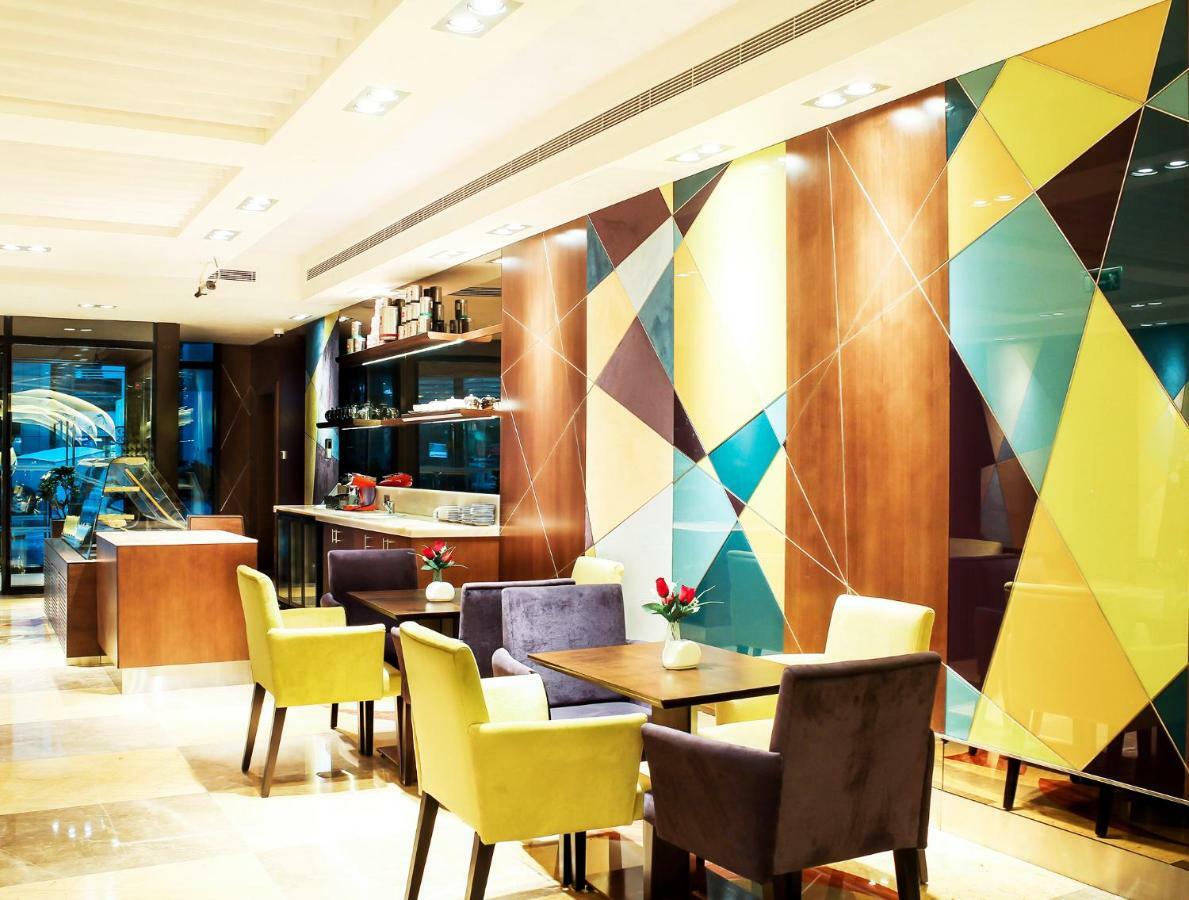 Halo Hotel Dubai Exterior photo