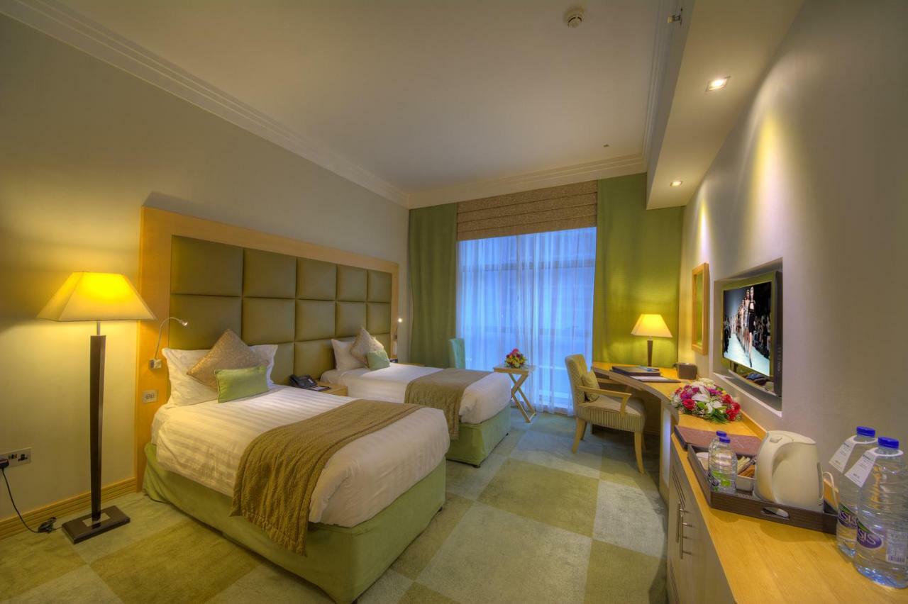Halo Hotel Dubai Exterior photo